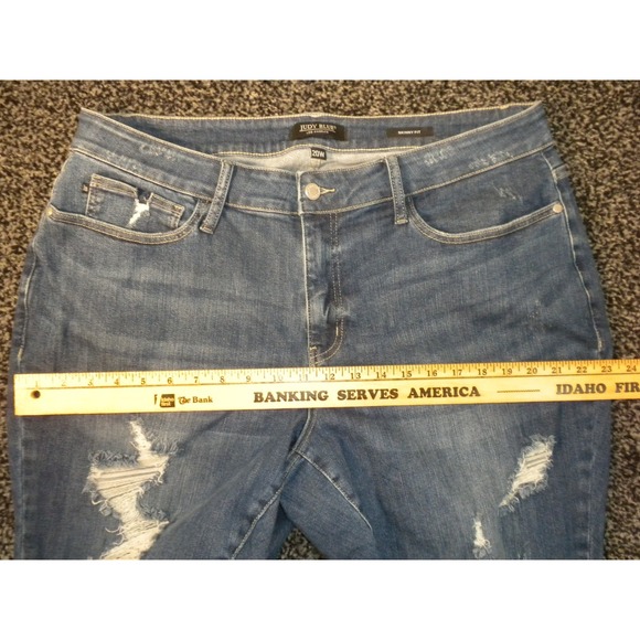 Judy Blue Jeans 20W Blue Denim Mid Rise Distressed‎ Thrash Hem Skinny JB8821 - Picture 12 of 15